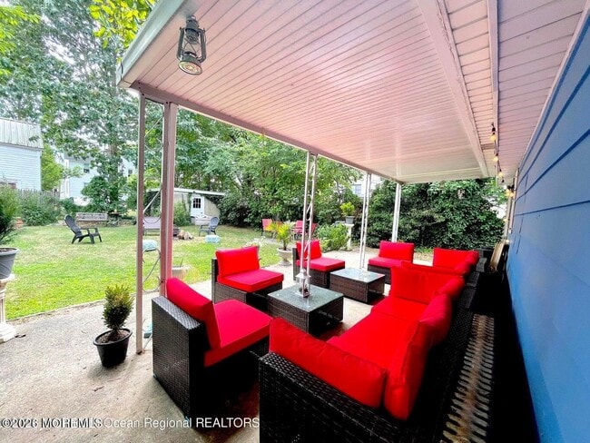 Building Photo - 137 Oakland St