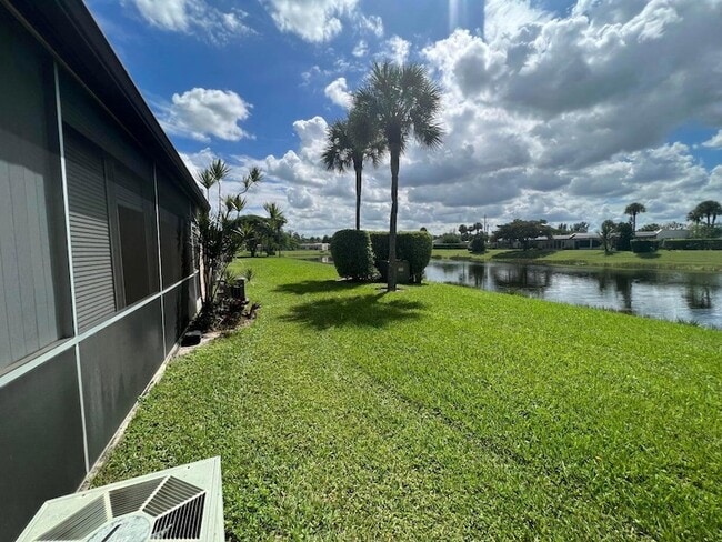 Building Photo - 197 Lake Meryl Dr