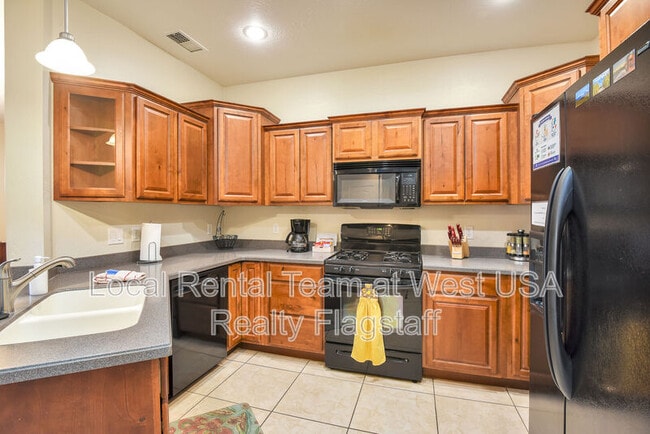 Building Photo - 3716 E Jacamar Dr