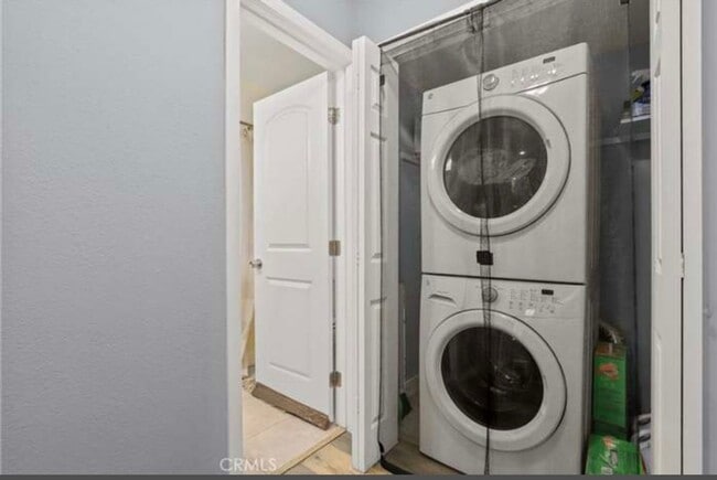 Building Photo - Charming 3BR Townhome in Gardena