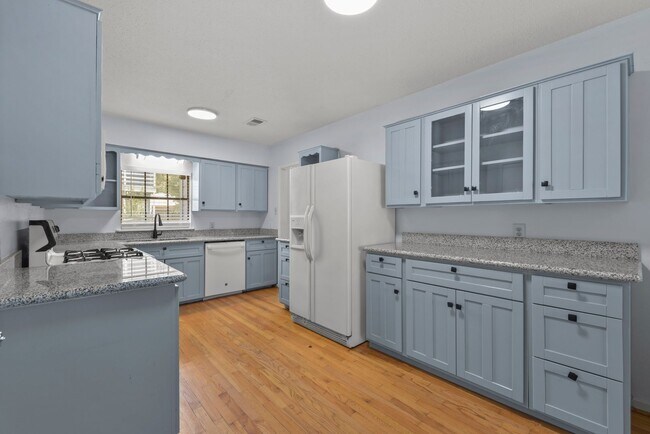 Building Photo - Charming 3-Bedroom Home with Detached Gara...