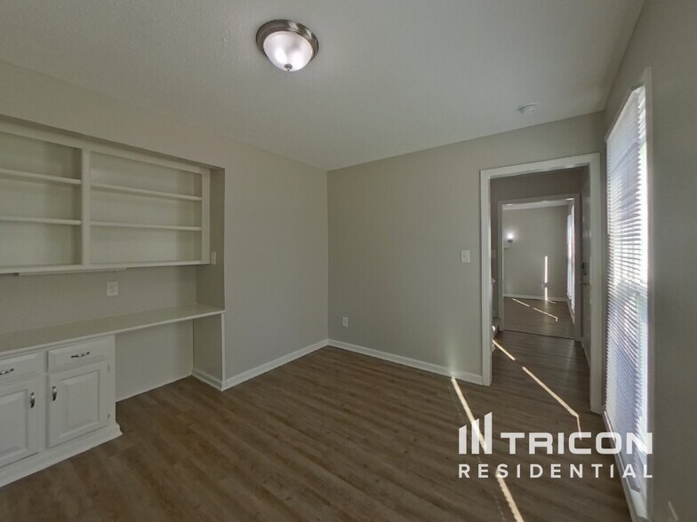 Building Photo - 5909 Edinborough Dr