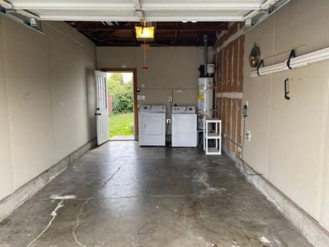 Building Photo - Coming Soon! Single family home located in...