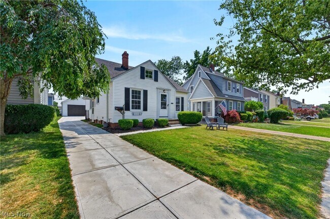 Building Photo - 19337 Telbir Ave