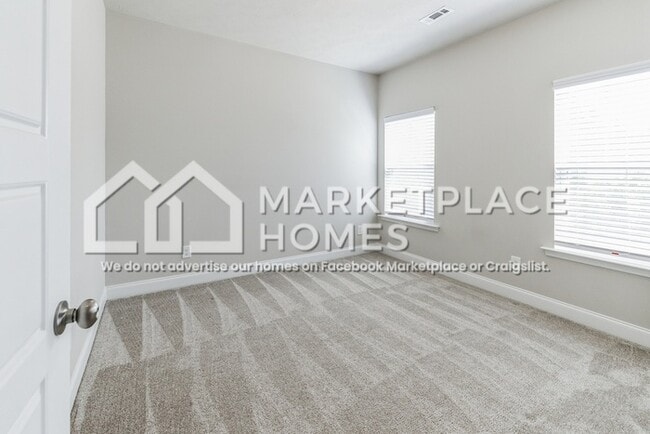 Building Photo - 750 Holderness Ct