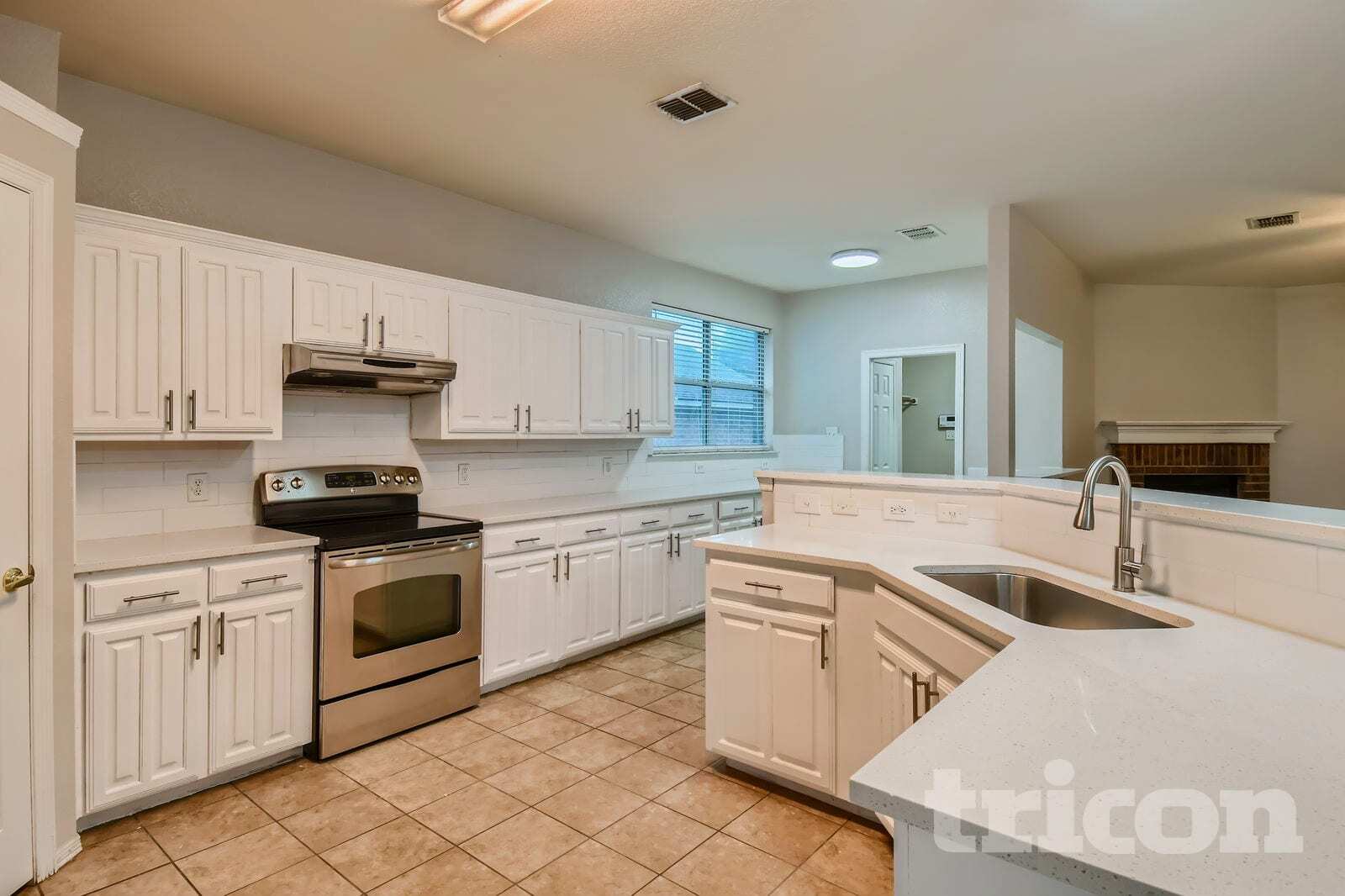 Building Photo - 7101 Crenshaw Dr