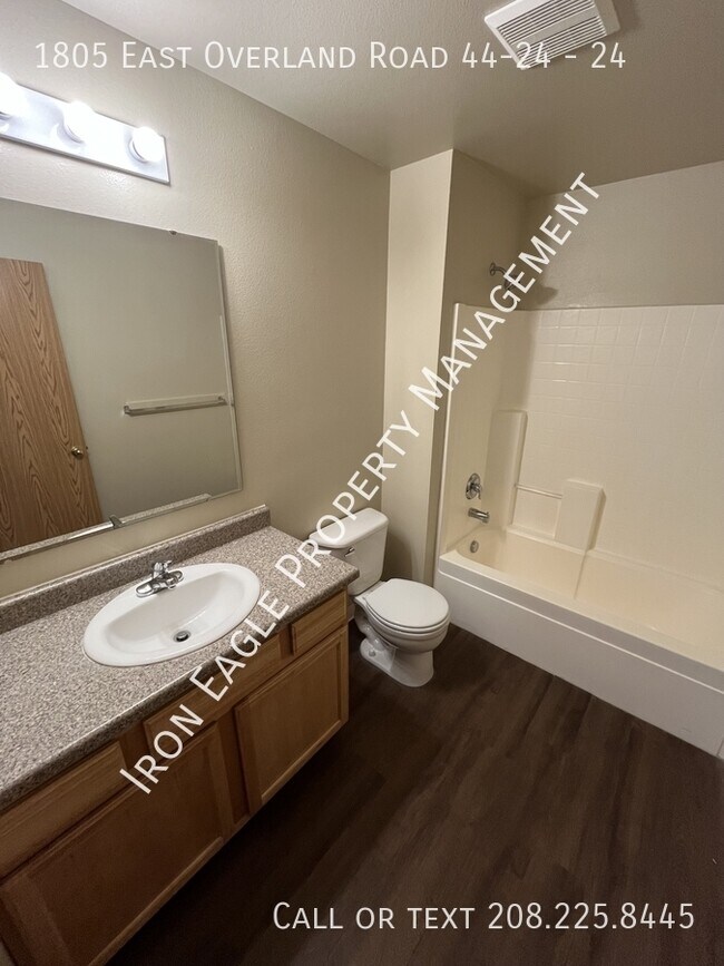 Building Photo - 1805 E Overland Rd