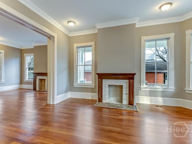 Building Photo - 208 W 35th St
