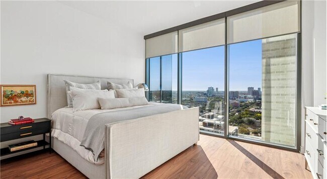 Building Photo - 3410 Yoakum Blvd