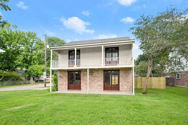Building Photo - 2662 Brentwood Dr