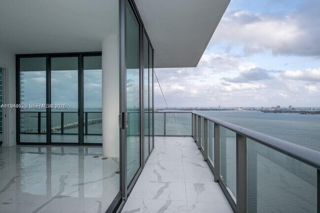 Building Photo - 480 NE 31st St