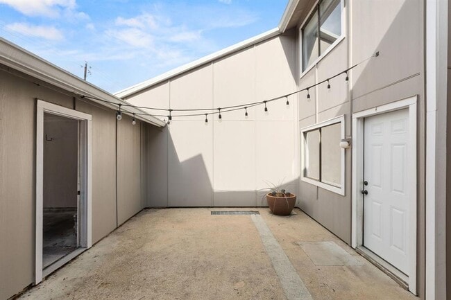 Building Photo - 1712 Timber Ridge Rd