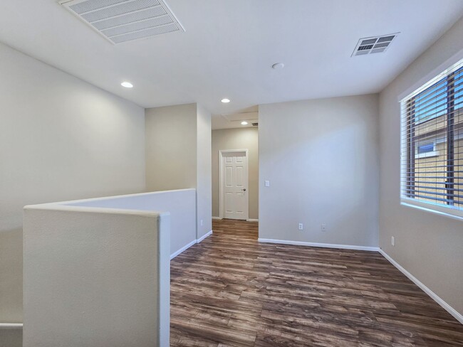 Building Photo - 5389 Hollymead Dr