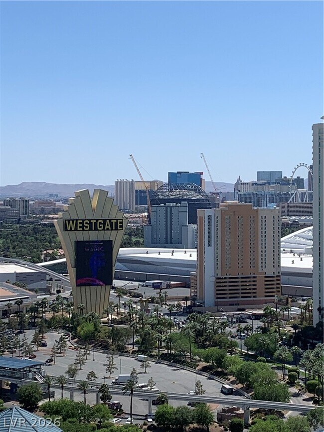 Building Photo - 322 E Karen Ave