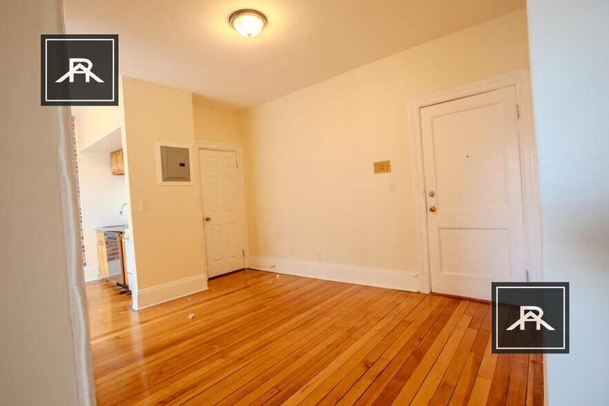 Building Photo - 1218 Commonwealth Ave