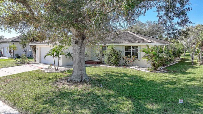 Building Photo - 2925 Magdalina Dr