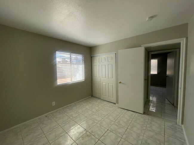 Building Photo - 4880 Pancho Villa Dr