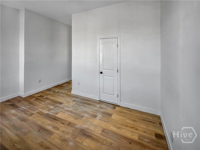 Building Photo - 312 W 37th St