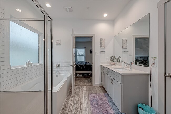 Building Photo - 6850 Amber Clf Ln