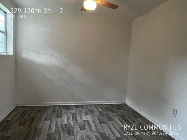 Building Photo - Updated 1 bed apartment - across from NAS JAX