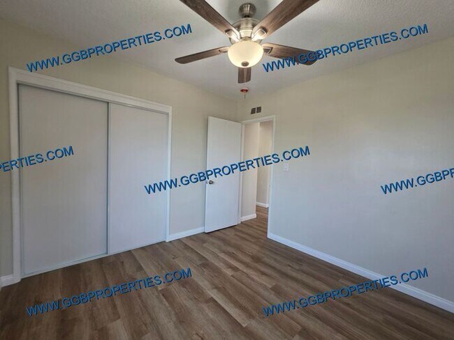 Building Photo - Gorgeous Turnkey 4 BD / 2.5 BA Home in Hawthorne