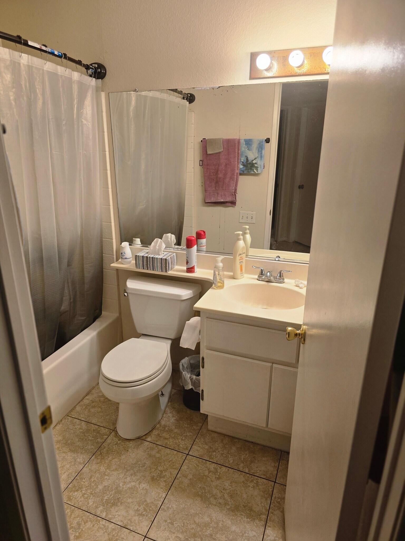 Building Photo - 1116 W 56th St