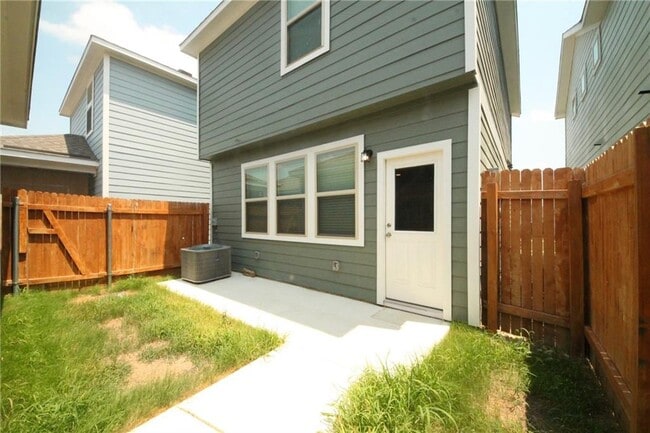 Building Photo - 2020 Arendale Dr