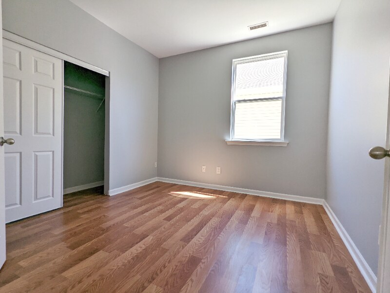 Building Photo - 343 Edgecroft Way