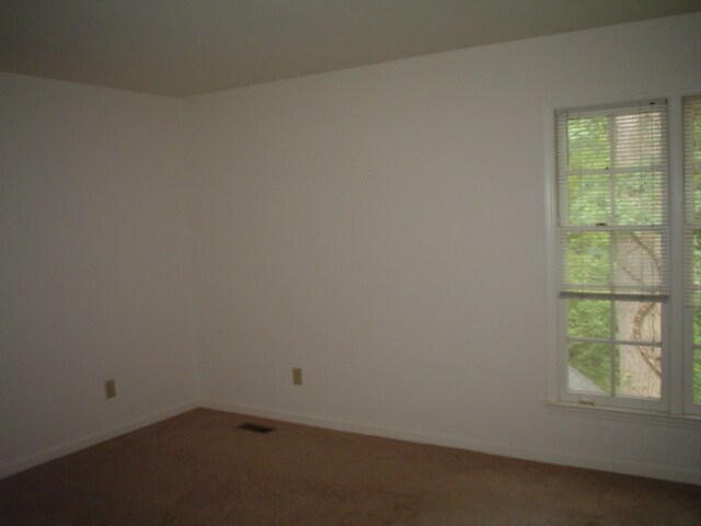 Building Photo - Convenient Location!! Spacious Bedrooms! S...