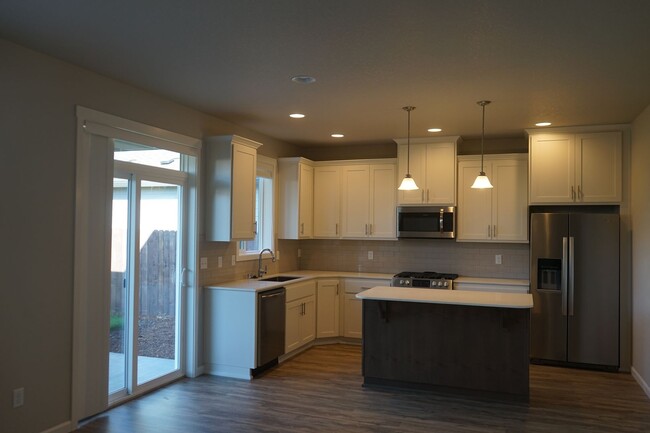 Building Photo - BRAND NEW Prairie Commons Luxury Townhome ...