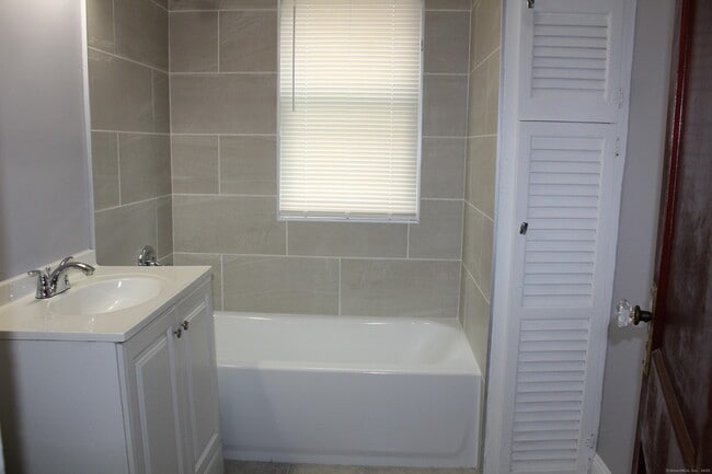 Building Photo - 45 Grandview Terrace