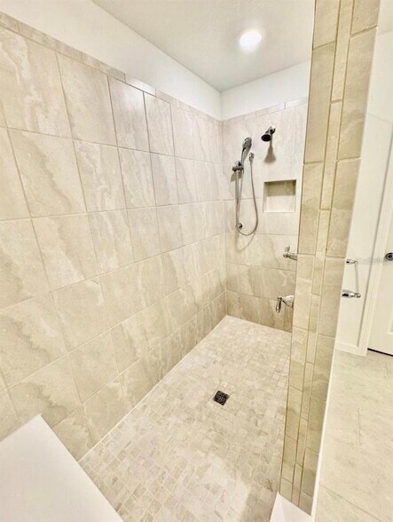 Building Photo - 2681 Serenity Gdn Dr