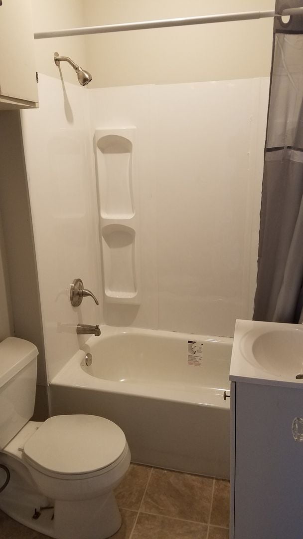 Building Photo - 2 bedroom 1 bath house