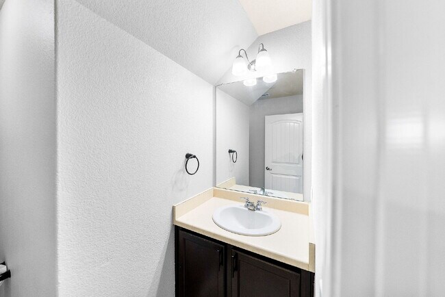 Building Photo - Welcome to The Bowen Floor Plan - 2 WEEKS ...