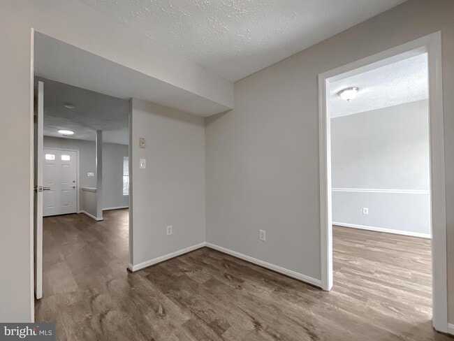 Building Photo - 4232 Drake Ct