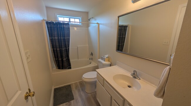 Building Photo - 8601 Sawleaf Ct
