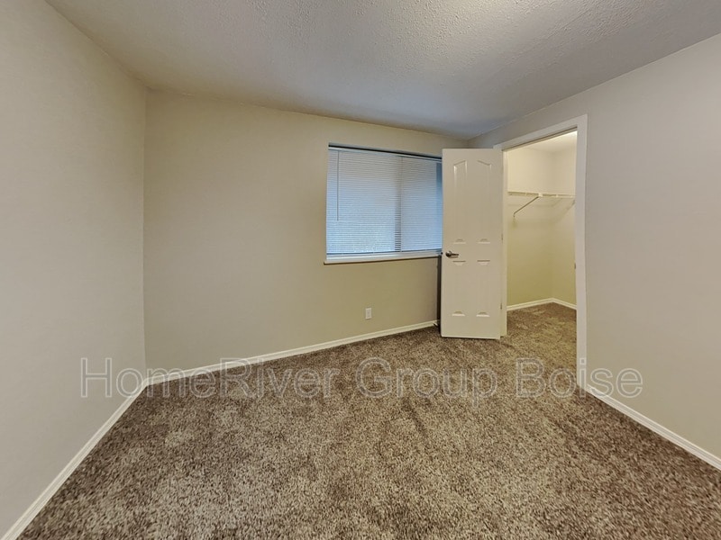 Building Photo - 3687 S Gekeler Ln