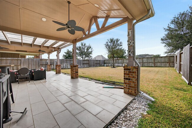 Building Photo - 11022 Honeysuckle Haven Dr