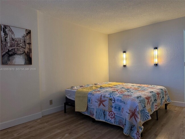 Building Photo - 2501 S Ocean Dr