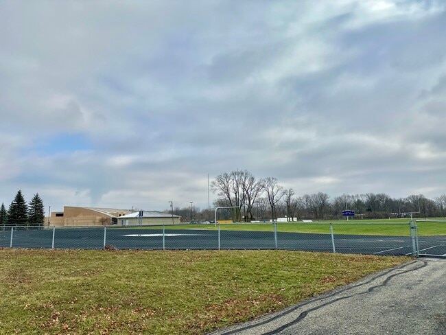 Building Photo - 4927 W Southern Ave