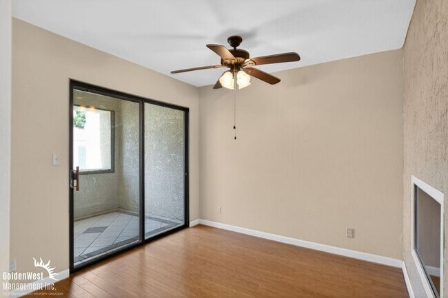 Building Photo - Bright and Modern 1Bdm 1Ba Condo Near Downtown Scottsdale!