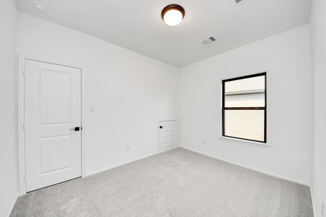 Building Photo - 10706 Ursa St