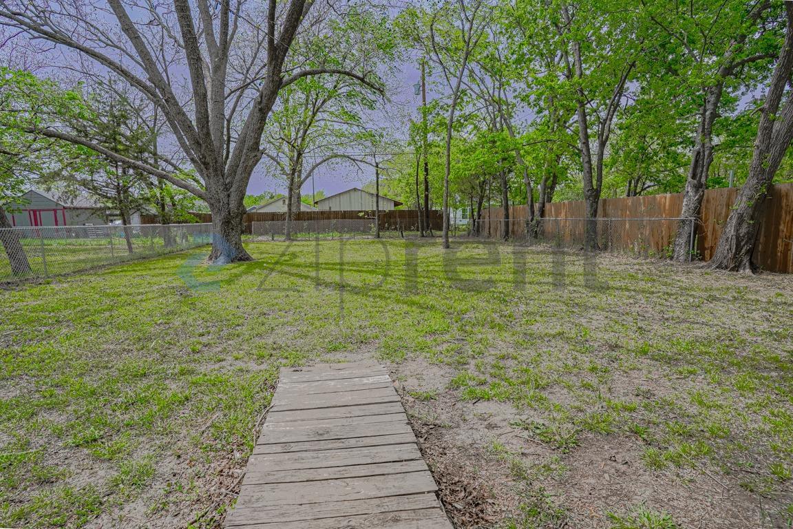 Building Photo - 1006 S Throckmorton St