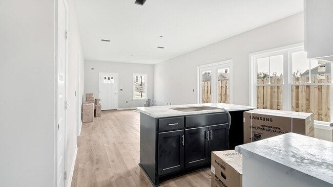 Building Photo - *** MOVE IN SPECIAL *** 3 BED 2 BATH
