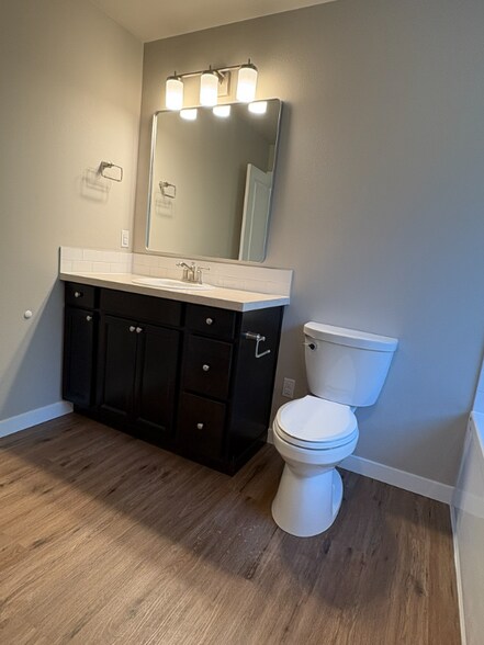 Building Photo - 3028 Pine Rd NE