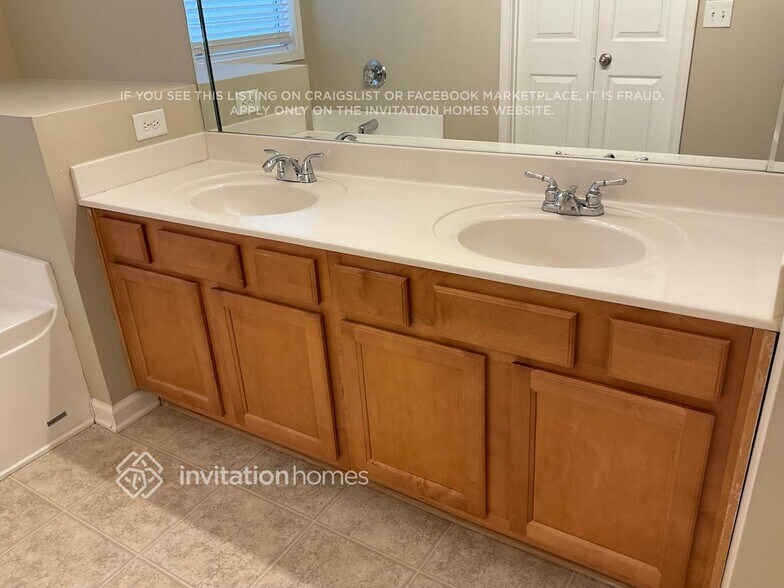 Building Photo - 3177 Wyesham Cir