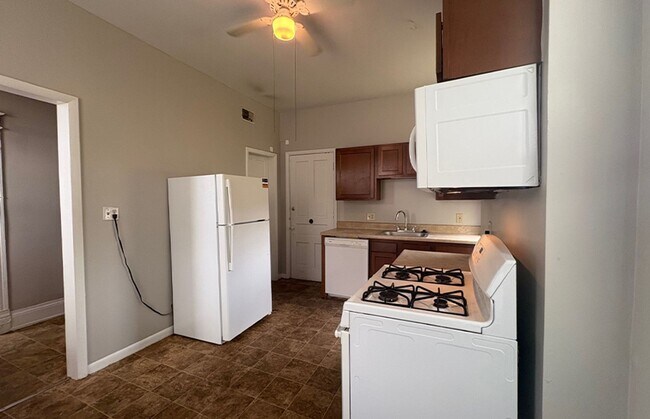 Building Photo - 3241 Jefferson Ave