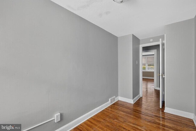 Building Photo - 351 W 22nd St
