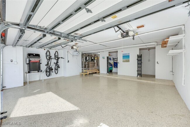 Building Photo - 2211 Gulf Shore Blvd N