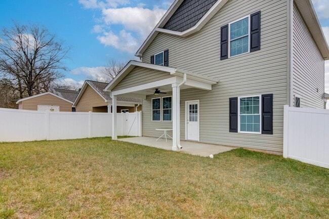 Building Photo - Charming New Build with Luxury Finishes, Covered Patio & Spacious Primary Suite